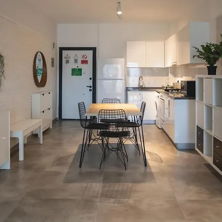 Luxury One Bedroom In Caesar & Spa, Long Beach Apartment *